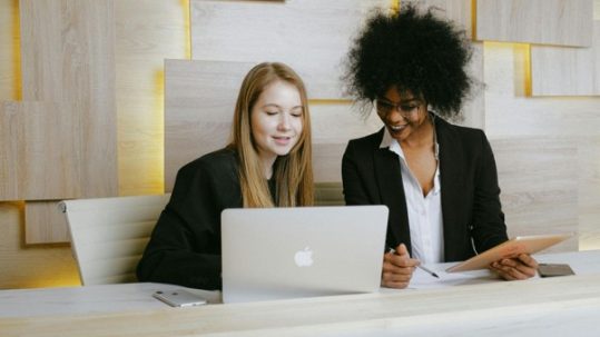 How Online MBA Programs Prepare HR Professionals for Leadership Roles